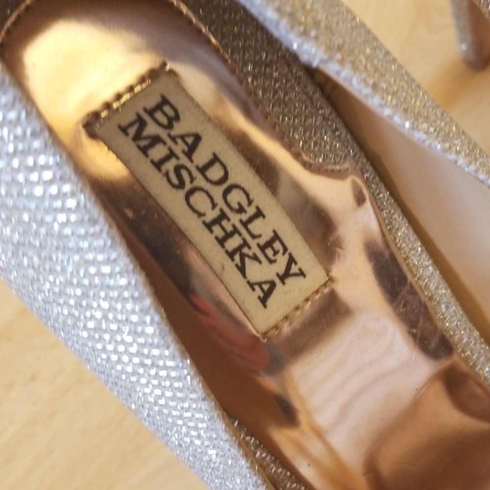 Badgley Mischka Peep Toe Platform Stilettos Gold - Picture 2 of 8